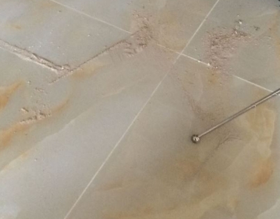 望花瓷砖空鼓维修公司分享粘合剂选择不当在瓷砖铺贴过程中可能导致以下问题